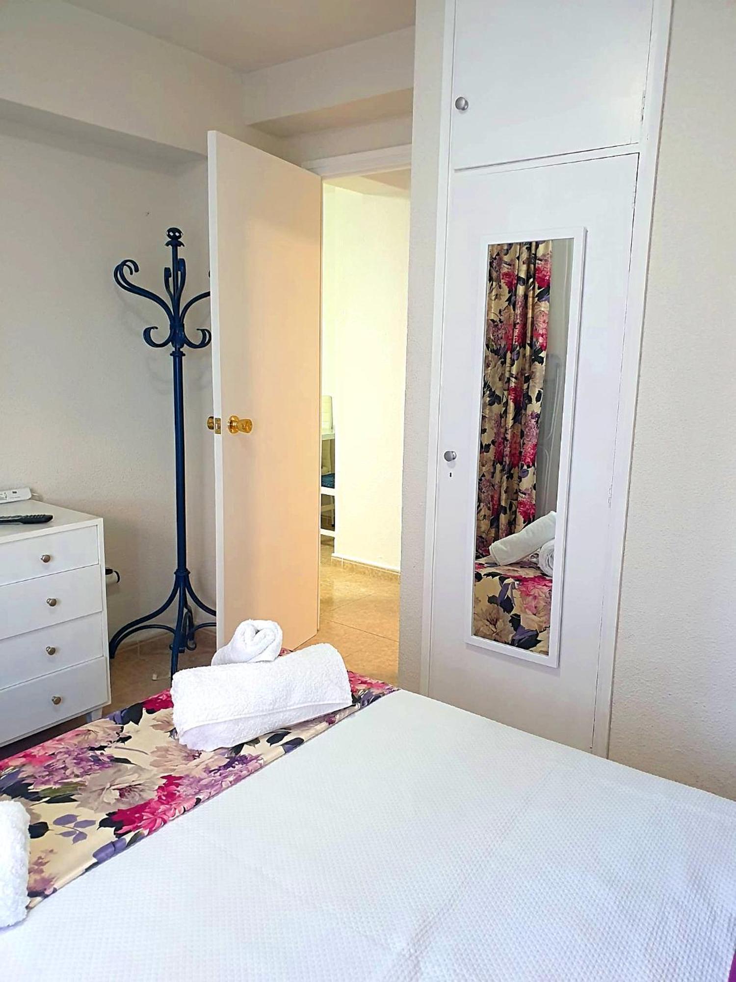 Three Bedrooms Apart In Benidorm Near Beach And Strip المظهر الخارجي الصورة