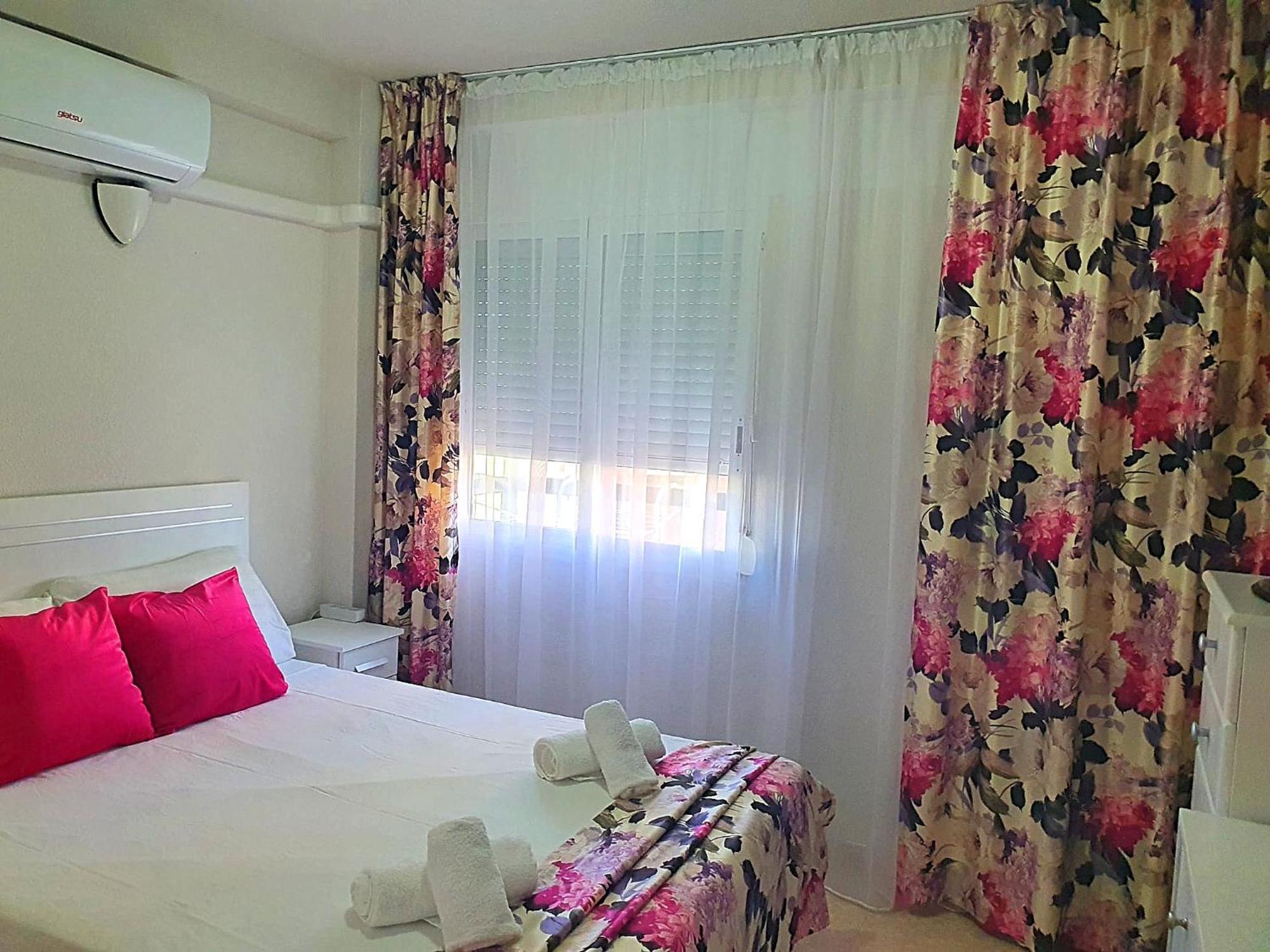 Three Bedrooms Apart In Benidorm Near Beach And Strip المظهر الخارجي الصورة